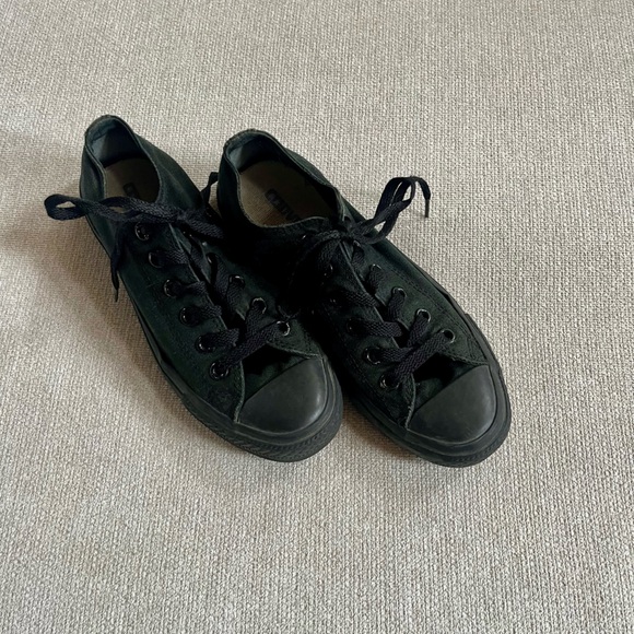 Converse Black Low Tops - Picture 2 of 5